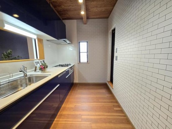 detached 大阪府吹田市朝日町
地図を見る