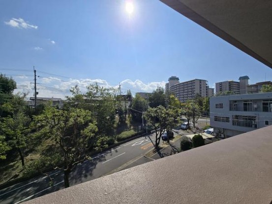 apartment 大阪府吹田市津雲台７丁目
地図を見る