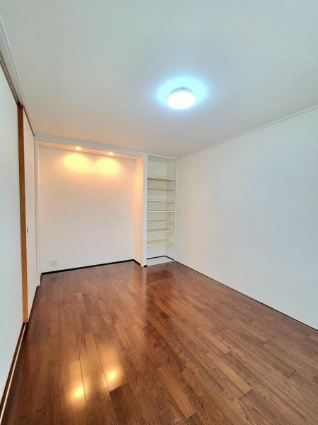 apartment 大阪府吹田市山田西２丁目
地図を見る