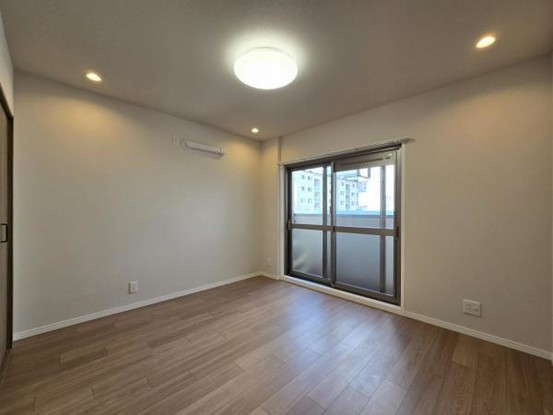 apartment 大阪府吹田市山田西２丁目
地図を見る