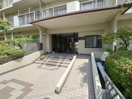 apartment 大阪府摂津市新在家２丁目
地図を見る