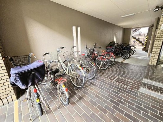 apartment 大阪府門真市野里町
地図を見る