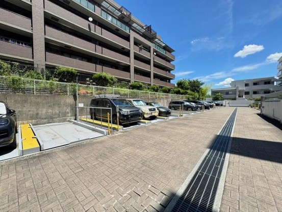 apartment 大阪府吹田市古江台５丁目
地図を見る