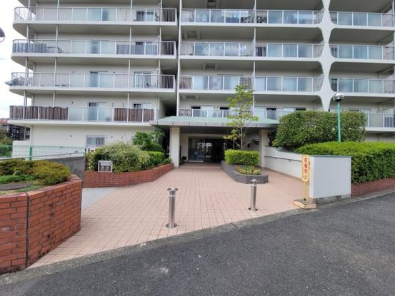 apartment 大阪府吹田市千里山松が丘
地図を見る