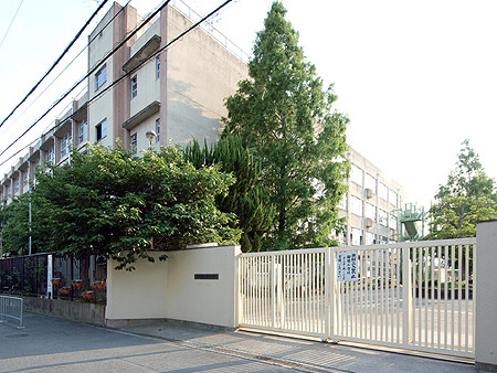 apartment 大阪府東大阪市岩田町３丁目
地図を見る