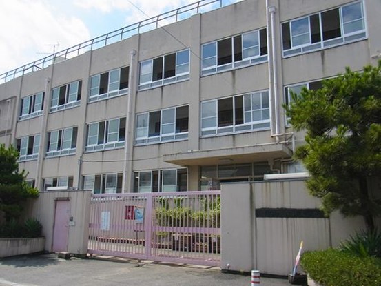 apartment 大阪府東大阪市友井５丁目
地図を見る