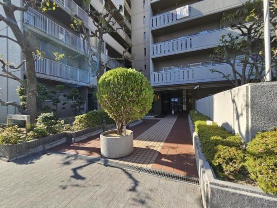 apartment 大阪府門真市大橋町
地図を見る
