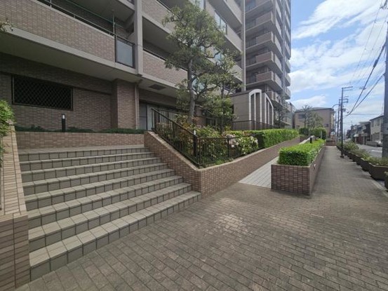 apartment 大阪府東大阪市出雲井本町
地図を見る