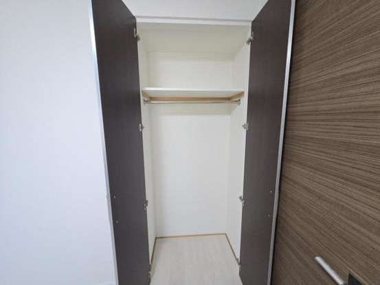 apartment 大阪府東大阪市四条町
地図を見る