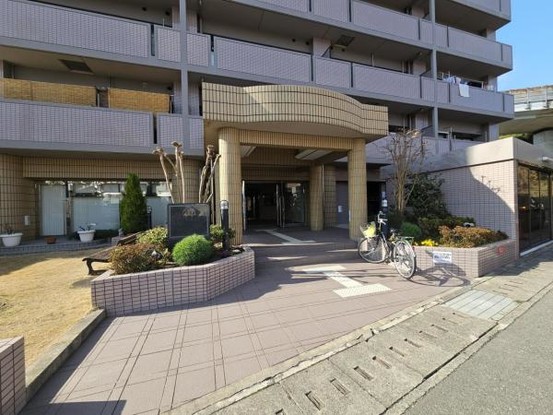 apartment 大阪府吹田市青葉丘北
地図を見る