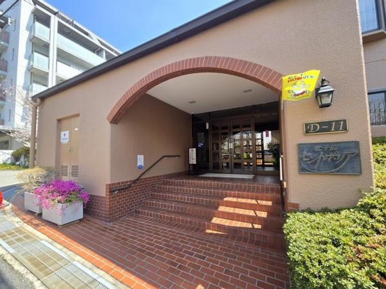 apartment 大阪府吹田市古江台５丁目
地図を見る