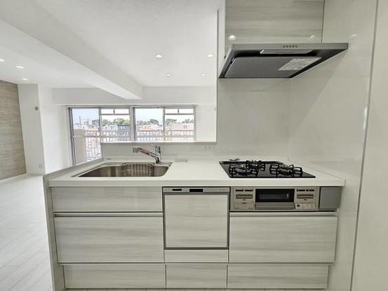 apartment 大阪府吹田市江坂町２丁目
地図を見る