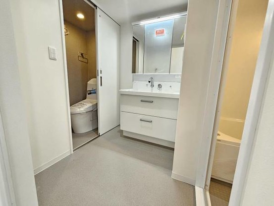 apartment 大阪府大東市川中新町
地図を見る