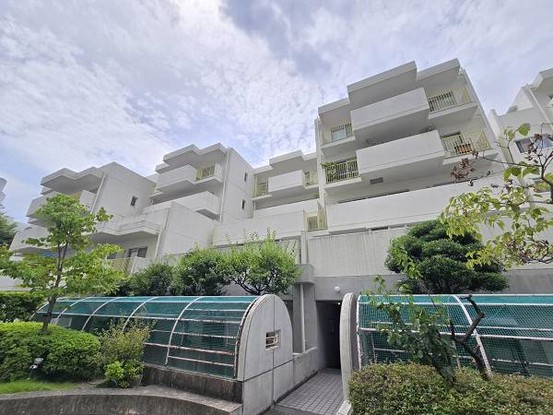 apartment 大阪府吹田市千里山西４丁目
地図を見る