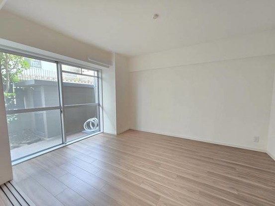 apartment 大阪府摂津市昭和園
地図を見る