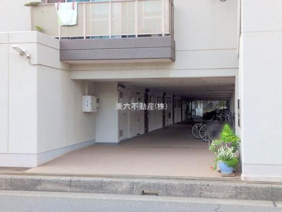 apartment 東京都練馬区大泉学園町１丁目29-7 兼六第四ビル1F