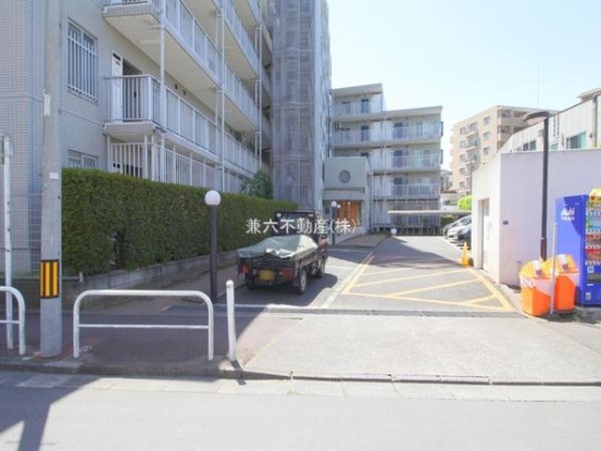 apartment 東京都練馬区大泉学園町１丁目29-7 兼六第四ビル1F