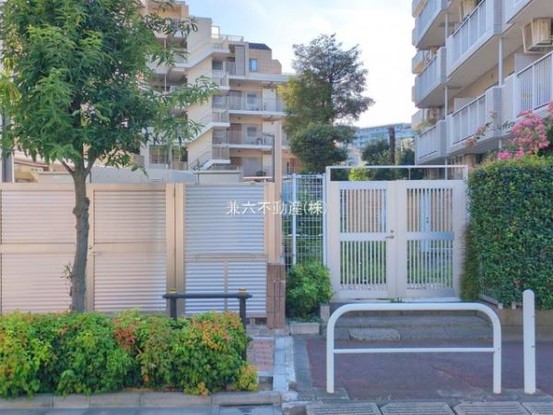 apartment 東京都練馬区大泉学園町１丁目29-7 兼六第四ビル1F