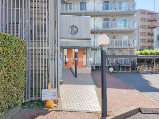 apartment 東京都練馬区大泉学園町１丁目29-7 兼六第四ビル1F