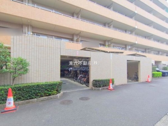 apartment 東京都練馬区大泉学園町１丁目29-7 兼六第四ビル1F