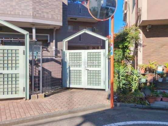 apartment 東京都練馬区大泉学園町１丁目29-7 兼六第四ビル1F