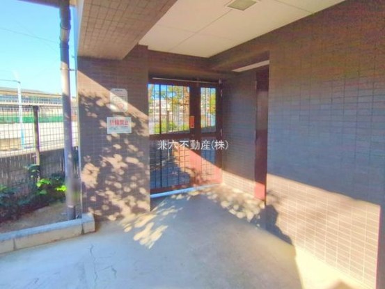 apartment 東京都練馬区大泉学園町１丁目29-7 兼六第四ビル1F