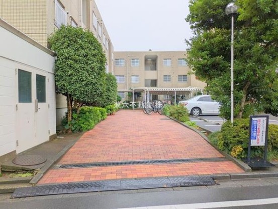apartment 東京都練馬区大泉学園町１丁目29-7 兼六第四ビル1F