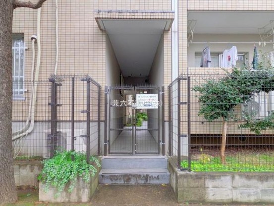 apartment 東京都練馬区大泉学園町１丁目29-7 兼六第四ビル1F
