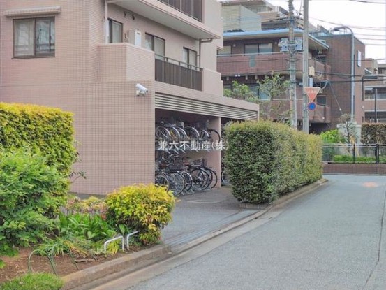 apartment 東京都練馬区大泉学園町１丁目29-7 兼六第四ビル1F