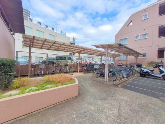 apartment 東京都練馬区大泉学園町１丁目29-7 兼六第四ビル1F