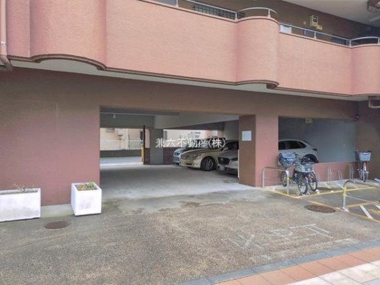 apartment 東京都練馬区大泉学園町１丁目29-7 兼六第四ビル1F