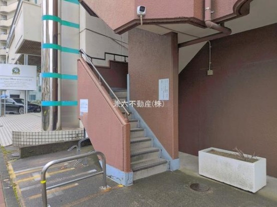 apartment 東京都練馬区大泉学園町１丁目29-7 兼六第四ビル1F