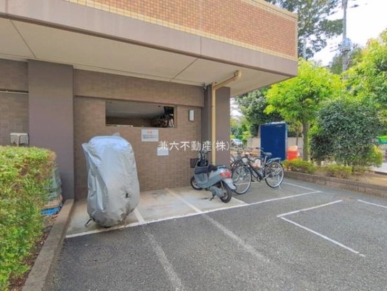 apartment 東京都練馬区大泉学園町１丁目29-7 兼六第四ビル1F