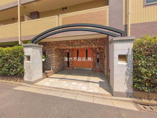 apartment 東京都練馬区大泉学園町１丁目29-7 兼六第四ビル1F