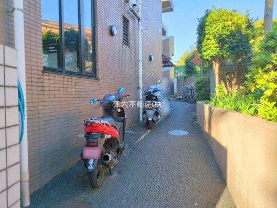 apartment 東京都練馬区大泉学園町１丁目29-7 兼六第四ビル1F