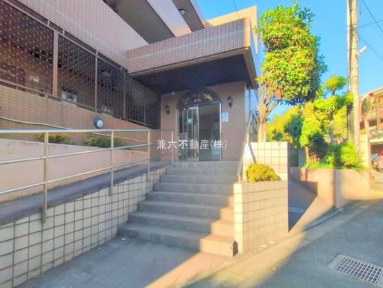 apartment 東京都練馬区大泉学園町１丁目29-7 兼六第四ビル1F