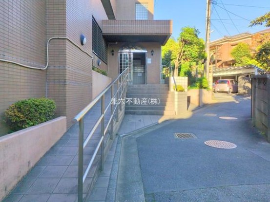 apartment 東京都練馬区大泉学園町１丁目29-7 兼六第四ビル1F