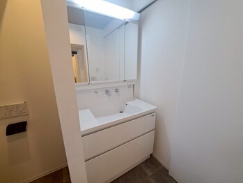 apartment 東京都中野区中野３丁目
地図を見る