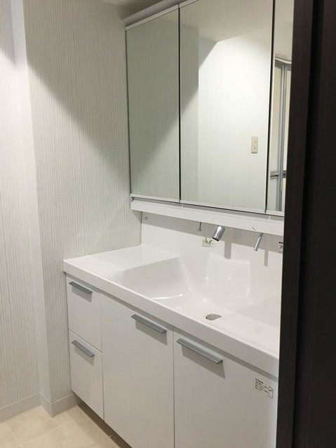 apartment 北海道札幌市西区八軒五条東３丁目7-34 エバーグリーンエルム