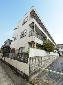 apartment 埼玉県三郷市中央１丁目13-14 EVISSAN三郷中央1F