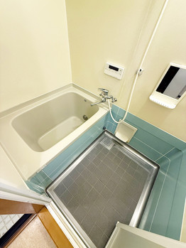 apartment 埼玉県三郷市中央１丁目13-14 EVISSAN三郷中央1F