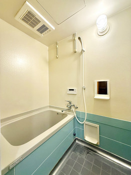 apartment 埼玉県三郷市中央１丁目13-14 EVISSAN三郷中央1F