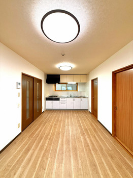 apartment 埼玉県三郷市中央１丁目13-14 EVISSAN三郷中央1F