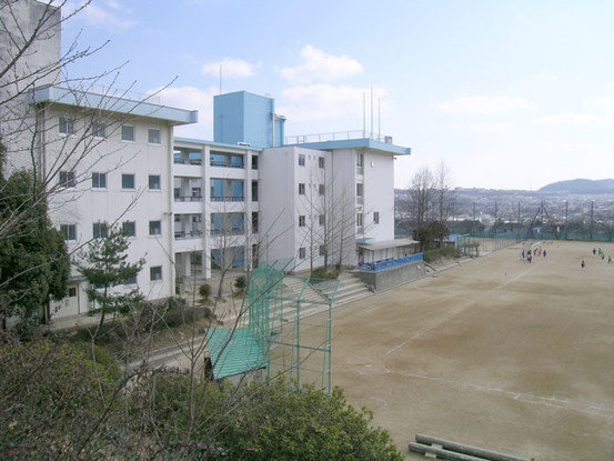 apartment 兵庫県川西市清和台西３丁目
地図を見る
