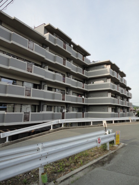 apartment 兵庫県川西市南花屋敷４丁目
地図を見る