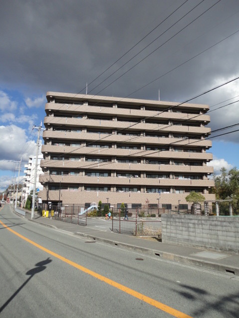 apartment 兵庫県川西市滝山町
地図を見る