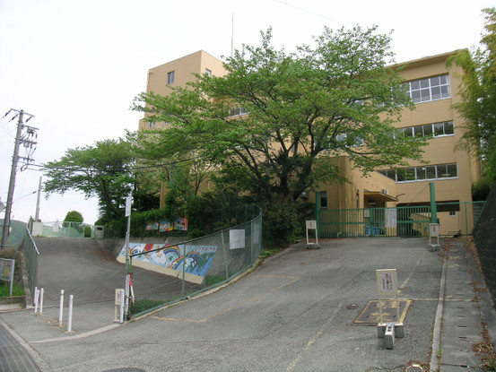 detached 兵庫県宝塚市長尾台１丁目
地図を見る