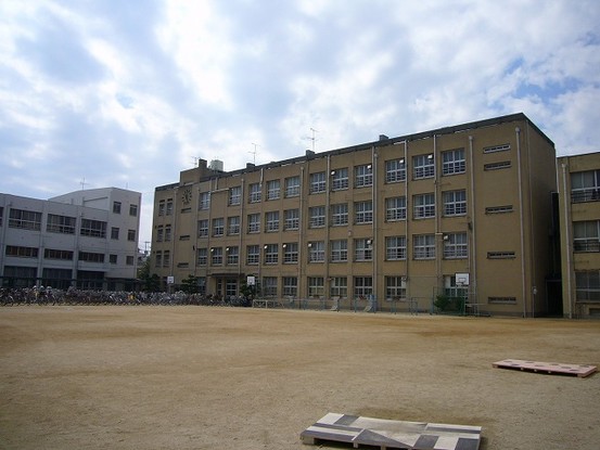 apartment 兵庫県伊丹市森本１丁目
地図を見る