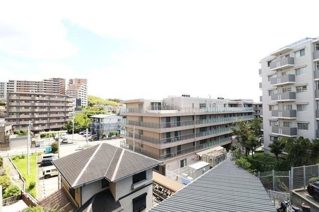apartment 大阪府豊中市西泉丘２丁目
地図を見る