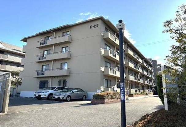 apartment 大阪府吹田市藤白台１丁目
地図を見る